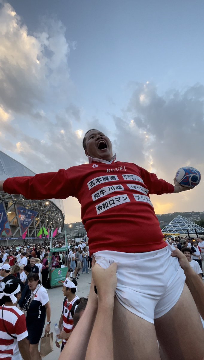 RedLanternDM's tweet photo. A great time so far documenting and showcasing the @JRFURugby in #France for @WorldRugby. 🇯🇵🏉

Two big fixtures coming up… https://t.co/INSmKg7iCE