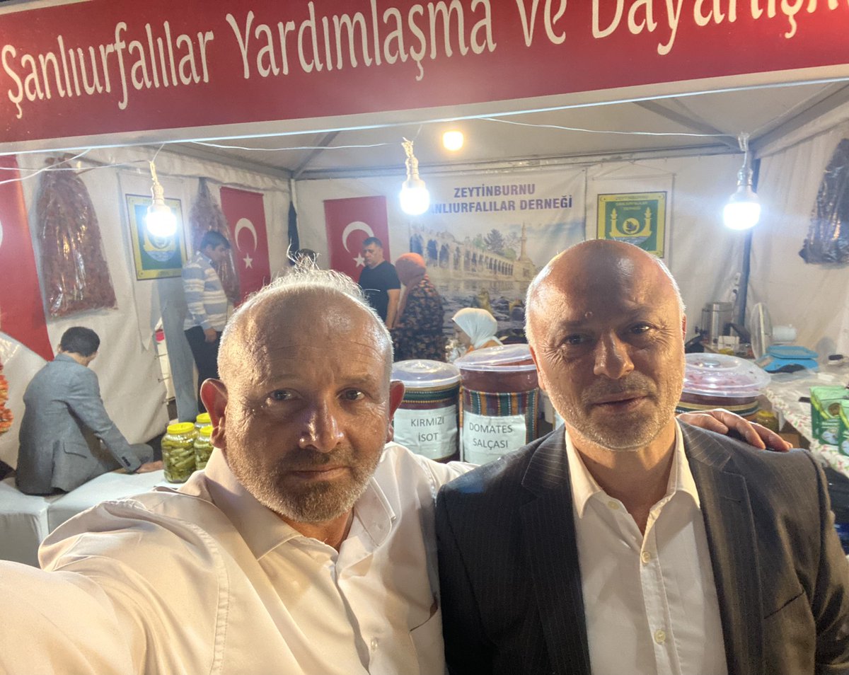Omeryildiz3455's tweet photo. Zeytinburnu 15 Temmuz Meydanında 19.Yöresel Günlerin 4.Gününde Şanlıurfalılar Derneğinin Davetine icabet  ettik .Başkan Murat Tufana ve Yönetimine teşekkür ediyoruz…

@selamidelibalta https://t.co/bUEM90A4fQ