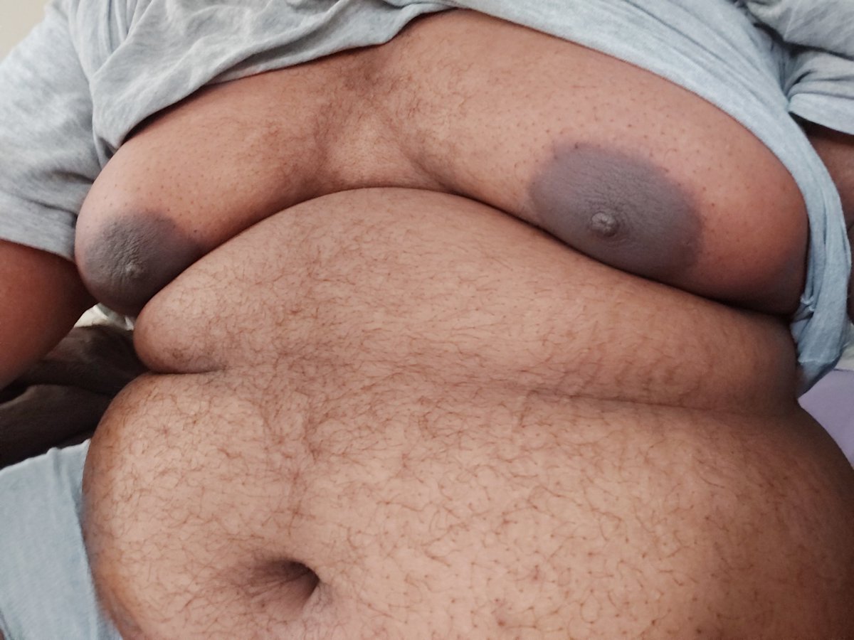 KhadaKon's tweet photo. You know what tuesdays are for
#nsfwtwt #moobs https://t.co/jCZO7mViIl