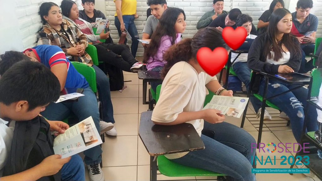 vinculasociedad's tweet photo. 📍La Fundación con equidad A.C del #PROSEDEINAI2023 también se encuentran trabajando con alumnos del #Bachilleres32 de #Suchitlan, #Comala, en donde se ha impartido el taller “Derecho de acceso a la información y protección de datos personales” #info360conocerparasaberyproteger https://t.co/juhOOAEVfa