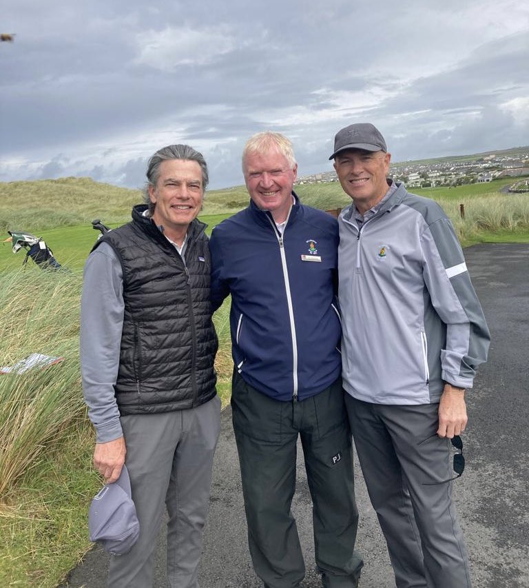 Today we welcomed another famous face! American actor Peter Gallagher. @hollywood @petergallagher @BallybunionGN @SWINGolfIreland