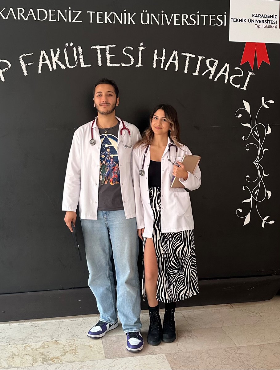 iamogunb's tweet photo. Through the corridors of medicine and the bonds of friendship, we navigate the intricacies of internal medicine. Honored to share this internship experience with a dedicated friend by my side. 🧑‍⚕️👩‍⚕️🩺 #InternalMedicineInternship #MedicalJourney #FriendshipInMedicine https://t.co/T5Ds255H7Y