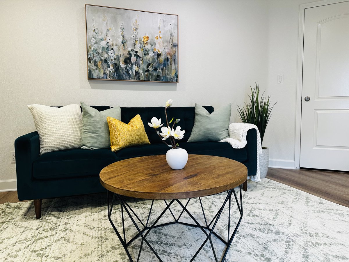 Elevate your everyday living with the #simple and #modern #comforts of our #apartments ✨

Visit Carloinc.net for availability and pricing 

#CarloInc #ApartmentHome #Community