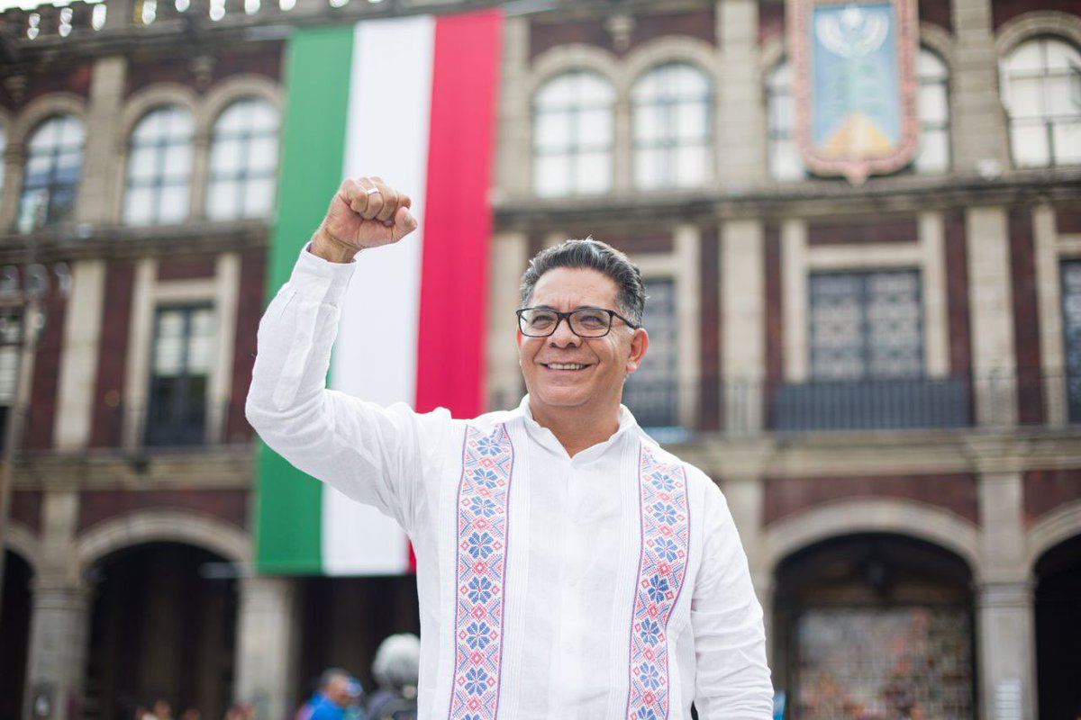 RabinSalazar's tweet photo. Nuestro #México ha cambiado con el proyecto del Presidente Andrés Manuel López Obrador y hoy toca a #Morelos lograr ese cambio, de la mano de la Dra. Claudia Sheinbaum. 

El ejemplo del Generalísimo Emiliano Zapata deberá extenderse en nuestro estado para lograr una verdadera justicia y bienestar. 

Hoy puedo asegurar que ¡estamos listos! Los invito a trabajar por un #Morelos mejor. 👊🏼 #HechoEnMorelos #Experiencia