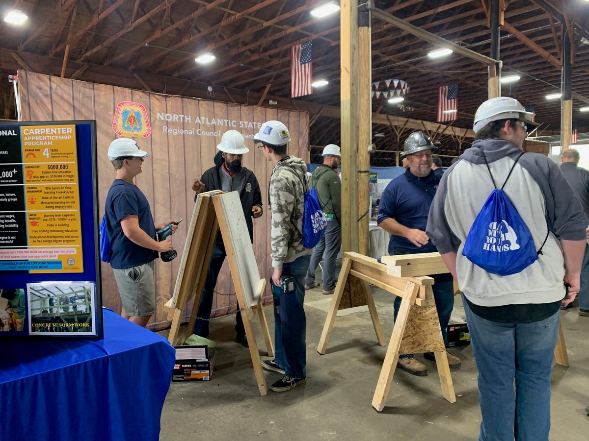 UNiCON attended <a href="/GLOWWYH/">GLOW With Your Hands</a> at the Genesee County Fairgrounds!  

Great seeing many of the union building and construction trades at the event.   

Visit Unicon Rochester's website: ow.ly/51vI50M4EjX 

#uniconrochester #unicon #glowwyh #trades #construction #rochesterny