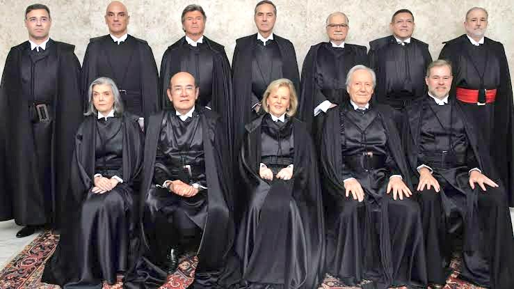 Daianejoliveira's tweet image. Indicação para o STF não é feita de forma afetiva, é política. Nunca na história uma mulher negra esteve nesse espaço e como sempre lembro, a Lélia Gonzalez lá na carta de desfiliação ao PT lembrou que o partido negligencia o debate racial no país. @LulaOficial fez história+