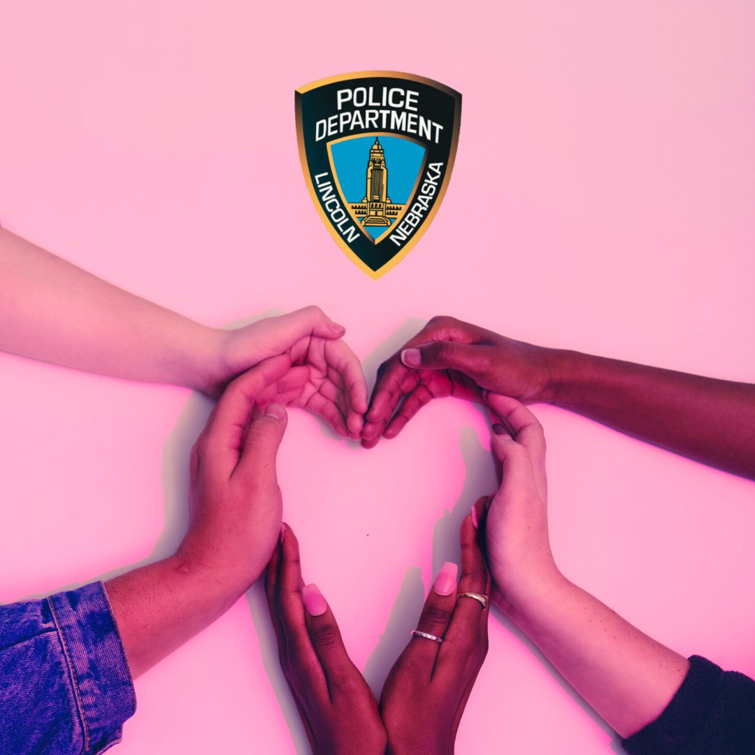 Lincoln_Police's tweet photo. On this #WorldKindnessDay, #LPD is proud to lead by example. Our officers make the effort to show kindness to everyone we interact with daily on our calls for service. Tell us how you treat others with kindness in the comments β¬
π #MakeKindnessCount #LincolnPD #LPD https://t.co/XlwVD2ebNL