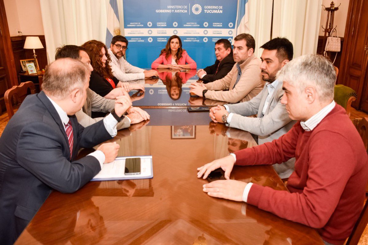 mingobjustuc's tweet photo. Se reunió el gabinete del ministerio de Gobierno y Justicia.

Mas información ▶️ https://t.co/yCFWEkzNZB https://t.co/FXYFlwnO26