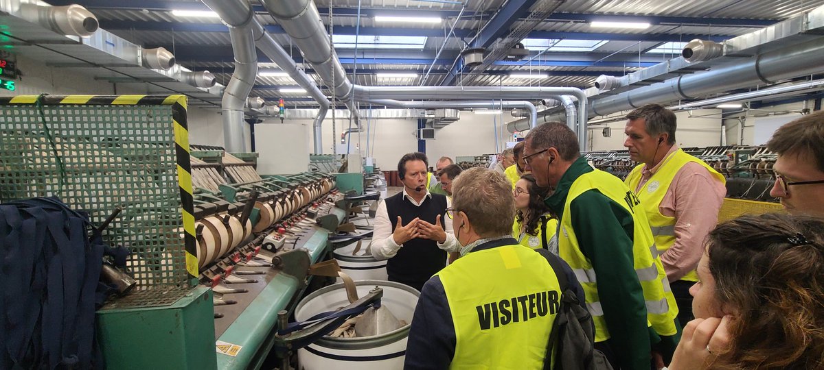 arvalispatho's tweet image. Journée pour (re)decouvrir l&apos;aval de la filière #lin. Merci au teillage Decock, à  #Safilin et @LibecoLinen pour leur accueil, la description de leur métier, les enjeux et leurs attentes mais surtout leur passion commune pour cette filière 🙂. Merci @YFlodrops 😉 @Arvalisofficiel