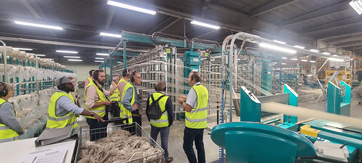 arvalispatho's tweet image. Journée pour (re)decouvrir l&apos;aval de la filière #lin. Merci au teillage Decock, à  #Safilin et @LibecoLinen pour leur accueil, la description de leur métier, les enjeux et leurs attentes mais surtout leur passion commune pour cette filière 🙂. Merci @YFlodrops 😉 @Arvalisofficiel