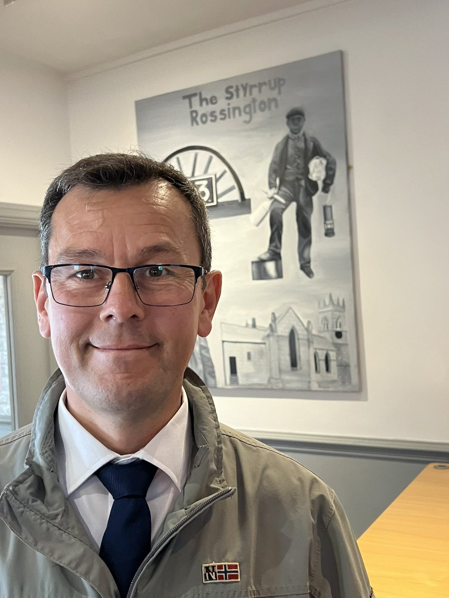Fletcher4Mayor's tweet photo. OUT AND ABOUT ROSSINGTON
After a very rainy meeting in #Dunscroft this morning I spent some time this sunny afternoon in #Rossington with the new Thai takeaway. I spotted a nasty pothole on Kestrel Drive. Another one to be reported to @MyDoncaster!
#Doncasterisgreat https://t.co/Uele5NyPP7