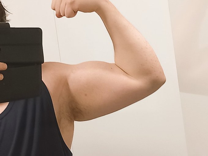 Did somebody order a headlock? https://t.co/J67slAXp9K<a href="/tag/nsfwtwt"class="tags"><span>#nsfwtwt</span></a><a href="/tag/nsfwaudio"class="tags"><span>#nsfwaudio</span></a>