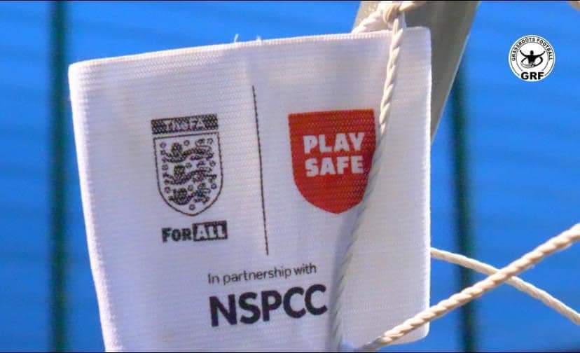 Teamgrassroots_'s tweet photo. 🚨Safeguarding is Everyone's responsibility. 
🗣️Have you made your Play Safe pledge?
🤔Will your captains be wearing the armbands. 

🗣️ English football is set to unite again to promote Play Safe – a countrywide campaign to focus attention of the vital importance of safeguarding in our national game #PlaySafe #Safeguarding 

Find out more ⤵️
https://t.co/Odl2wtbPaW