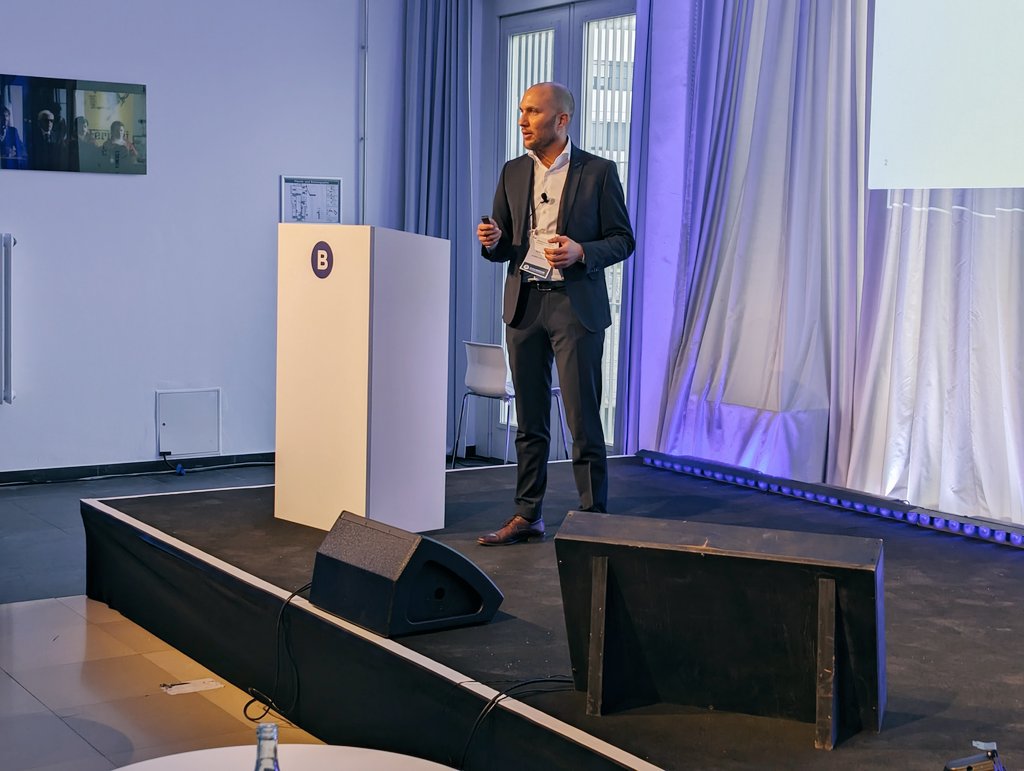 BANKINGCLUB tweet media