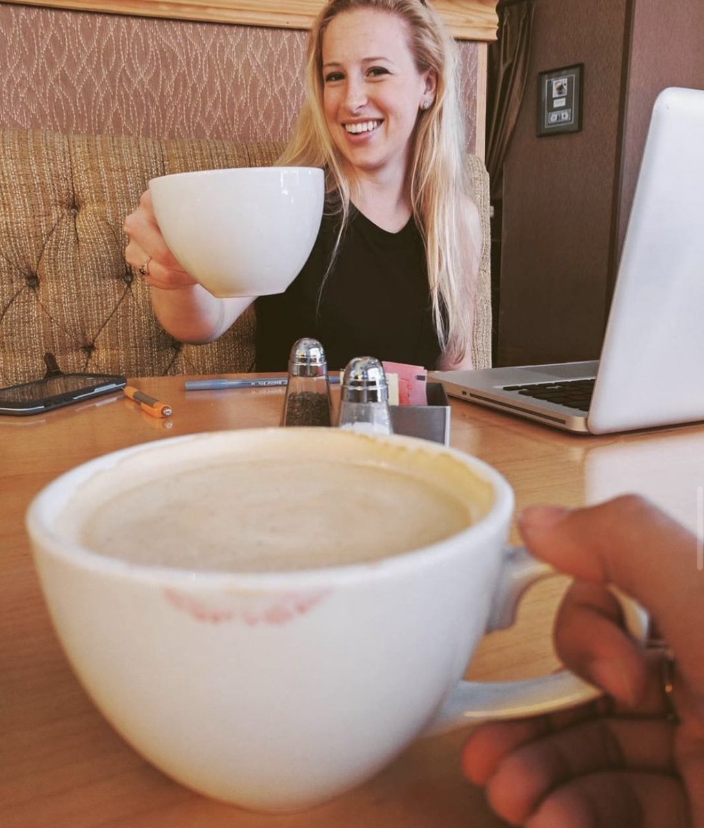 Kiss those Tuesday Blues goodbye with a delicious cup of coffee at Blondie’s! 💋

📷: <a href="/roflchelle/">🌞🌱🌻</a>