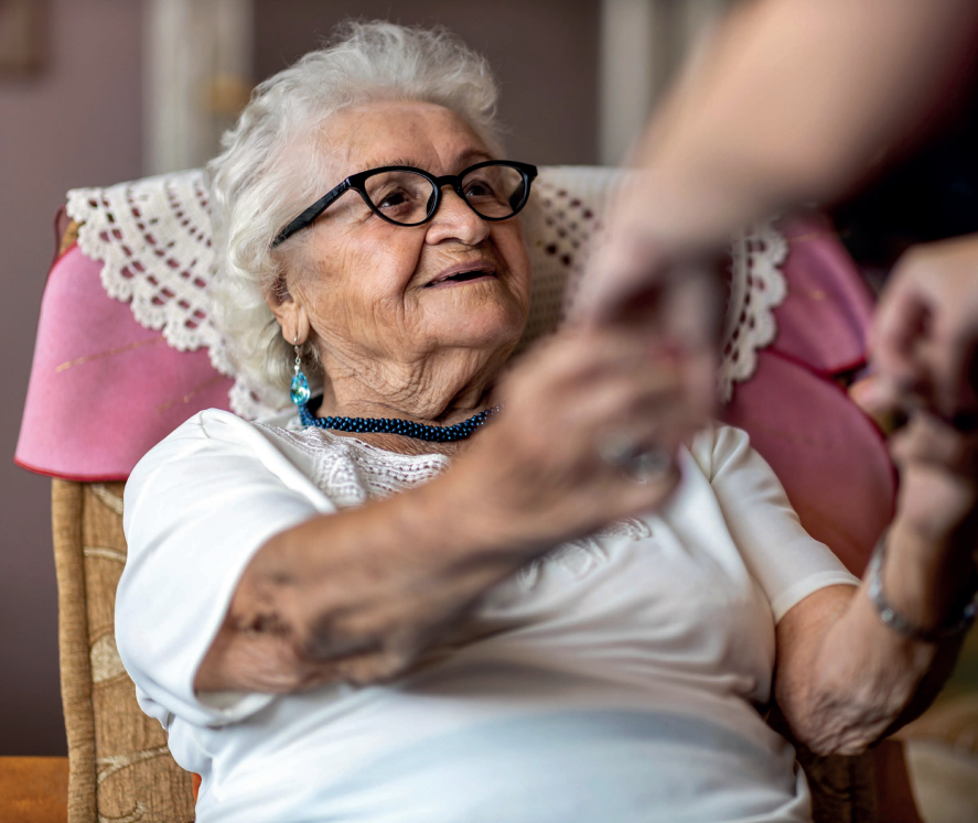 alzheimernl's tweet photo. Personen met een lage sociaaleconomische status of #migratieachtergrond lopen meer risico op #dementie. Daarom publiceert @PharosKennis 3 kennisdossiers over #inclusieve #dementiezorg en #preventie, bestemd voor #zorgprofessionals en #beleidsmakers. 👇
https://t.co/60uT6LQADc https://t.co/nvY8llDqfX