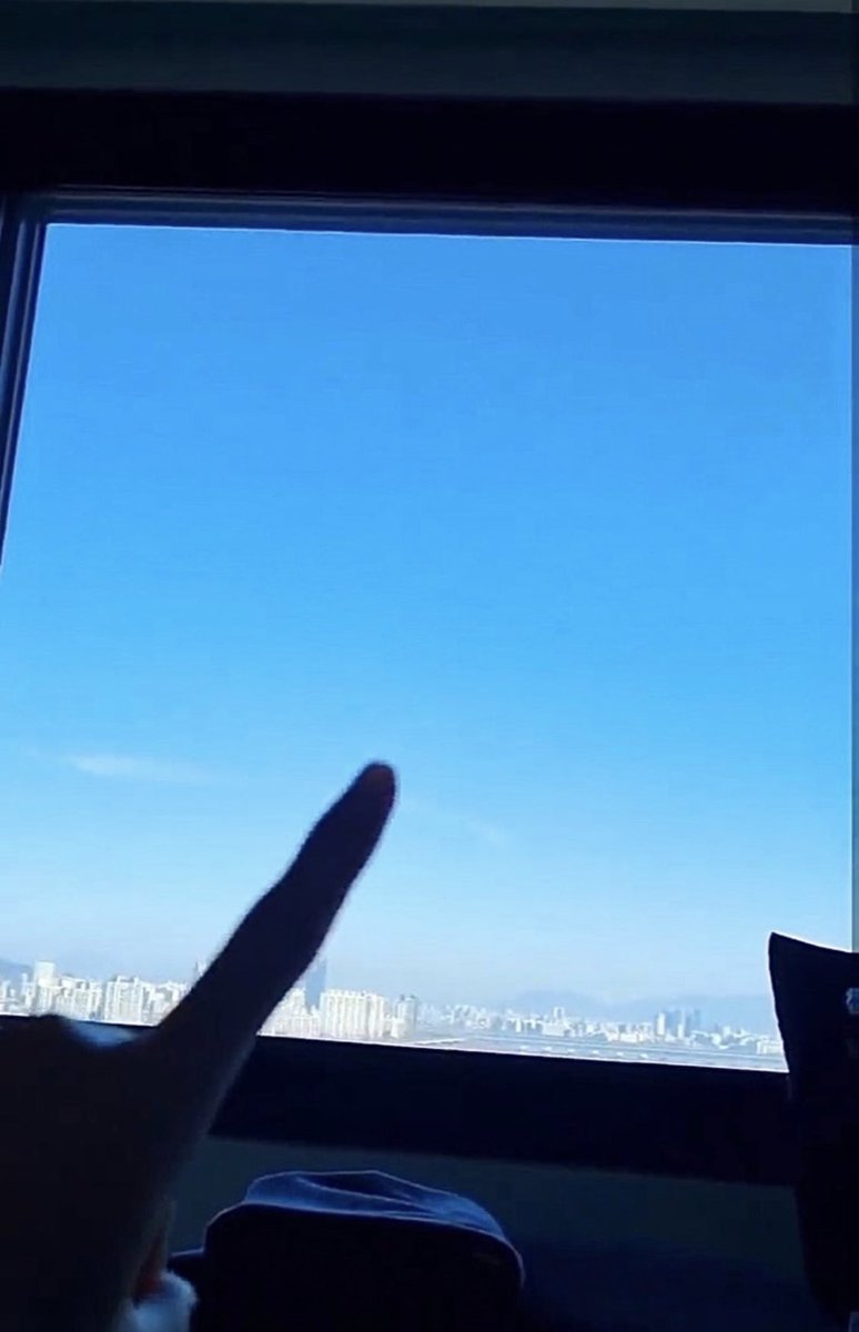 sky_vnll's tweet photo. そんな事ある？
#taesana https://t.co/OuUmajkJtb