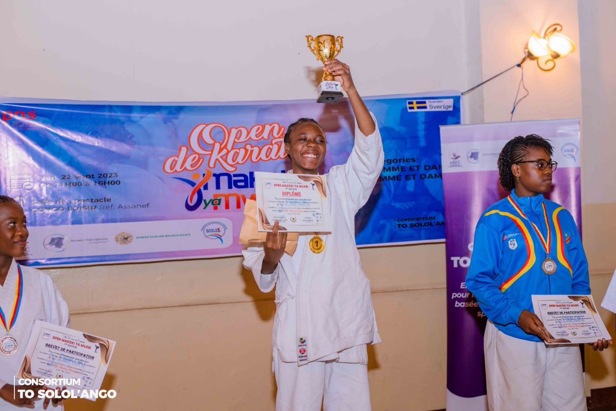 AbecAsbl's tweet photo. Ravis de recevoir leur trophée, sourire au visage et avec fair play, les athlètes ont ainsi tous été sacrés champions en masculinité Positive pour leur Participation à l'Open de Karaté Makoki Ya Mwasi
@IpasRDC @SwedeninDRCongo @Mulunda_JC 

#OpenKaraté 
#ConsortiumToSololAngo https://t.co/3HhS5DJTZF