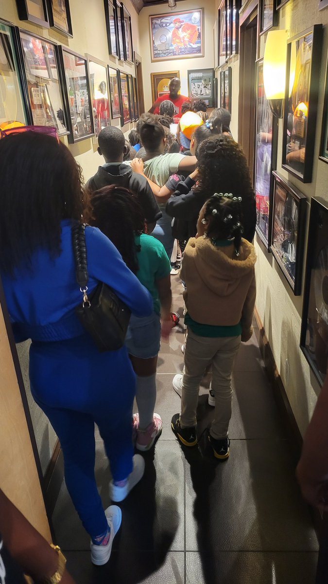 KindeziENRICH's tweet photo. Geniuses @KindeziWolfpack visited Patchwerk Studios to see real-world application of music entrepreneurs. They asked thoughtful questions &amp; had background knowledge of the studio roles. #geniusawakening #enrichthegenius #coachmoney #kindezi @KindeziSchool https://t.co/yrBUVr18yE