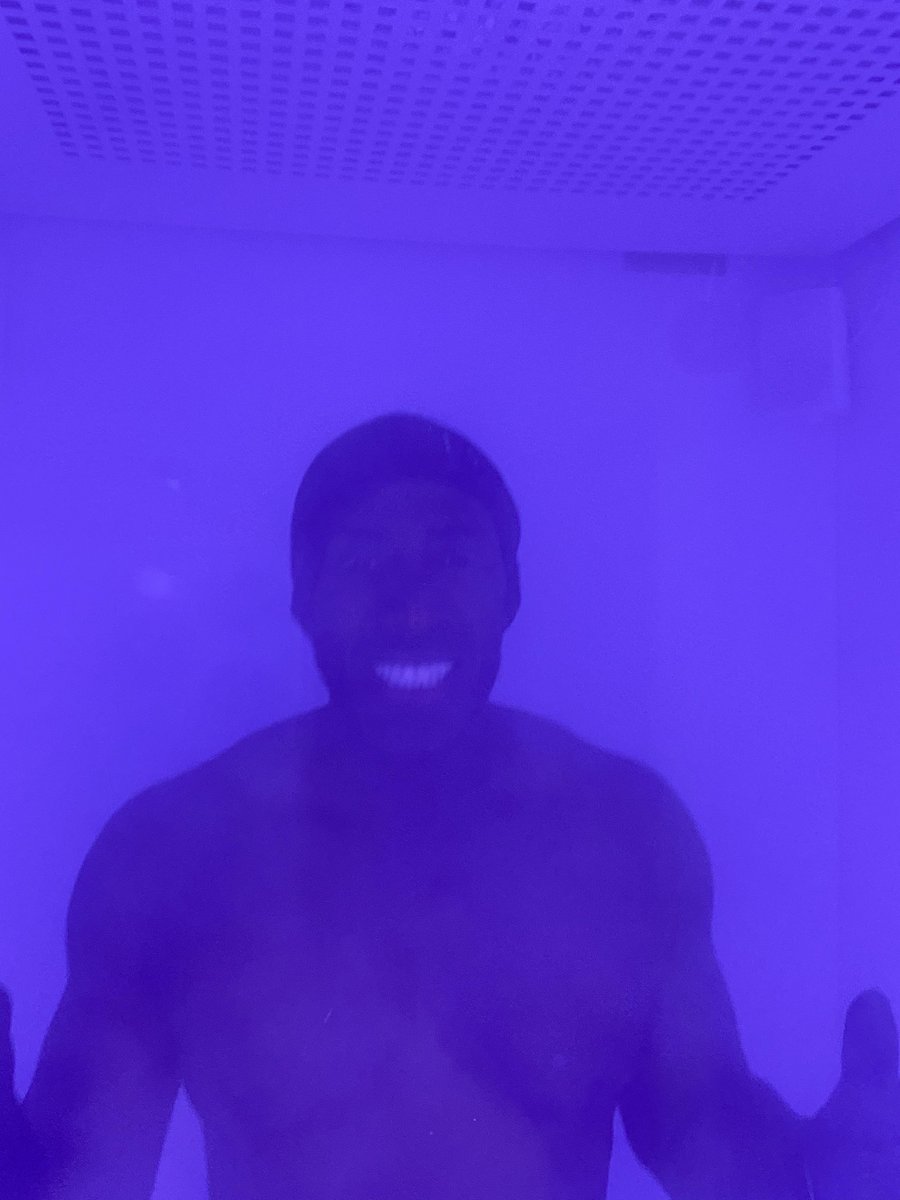 TherealFYN's tweet photo. Some weekend cryotherapy clients getting their freeze on -87degrees #cryotherapy #mentalhealth #biohacking https://t.co/zZ50EmaMlQ