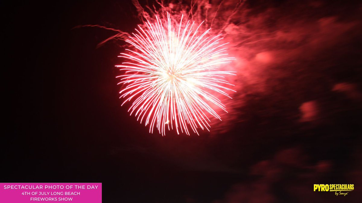 pyrospectacular's tweet photo. Experience the mesmerizing beauty of fireworks from the 2021 Long Beach 4th of July show. Captured in this stunning photo by Ricardo Tomboc, it is truly a sight to behold. #photooftheday #pyrospec https://t.co/5Hp2Q33IE2