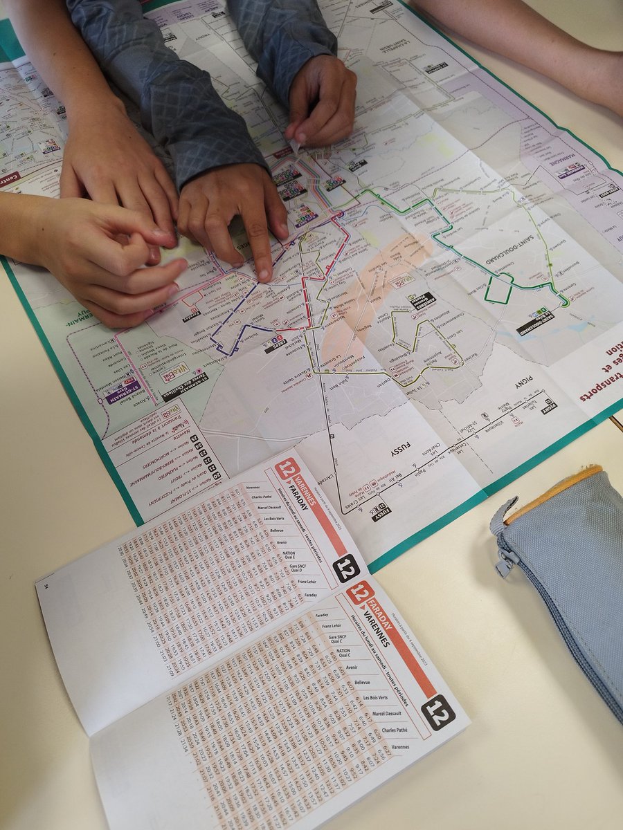 Quand la sortie pour ancrer les bases de la #coopération se prépare avec des maths du quotidien !
🗺️se repérer sur une carte 
🔎chercher des données dans un tableau
#Mieuxvivreensemble #Mieuxtravaillerensemble
#Mieuxapprendreensemble
@OcceCher
@CardieOT