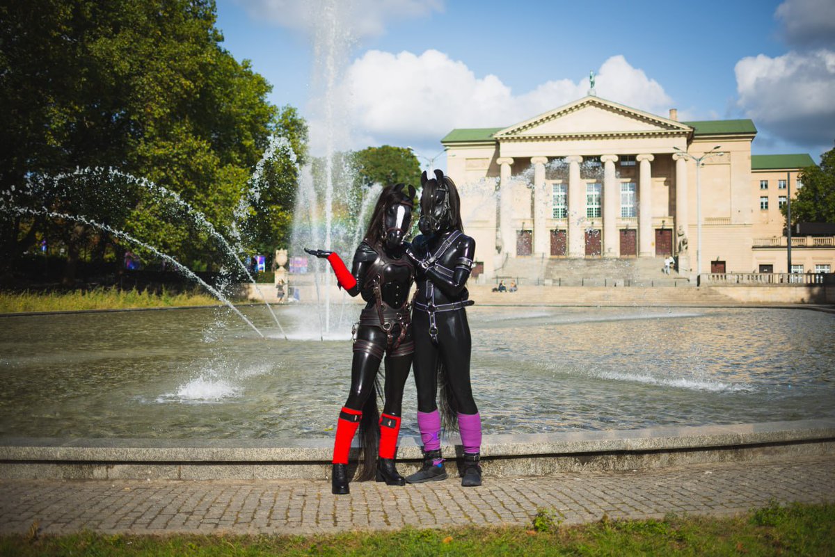 What happens when a #latex mare and a latex stallion meet in a public place? A very nice photoshoot.
Thanks kuma[at]rubber.social for a great time at Poznań.
#latexinpublic #rubber #ponyboy #latex #ponyplay #ponymask #rubberpony #latexpony