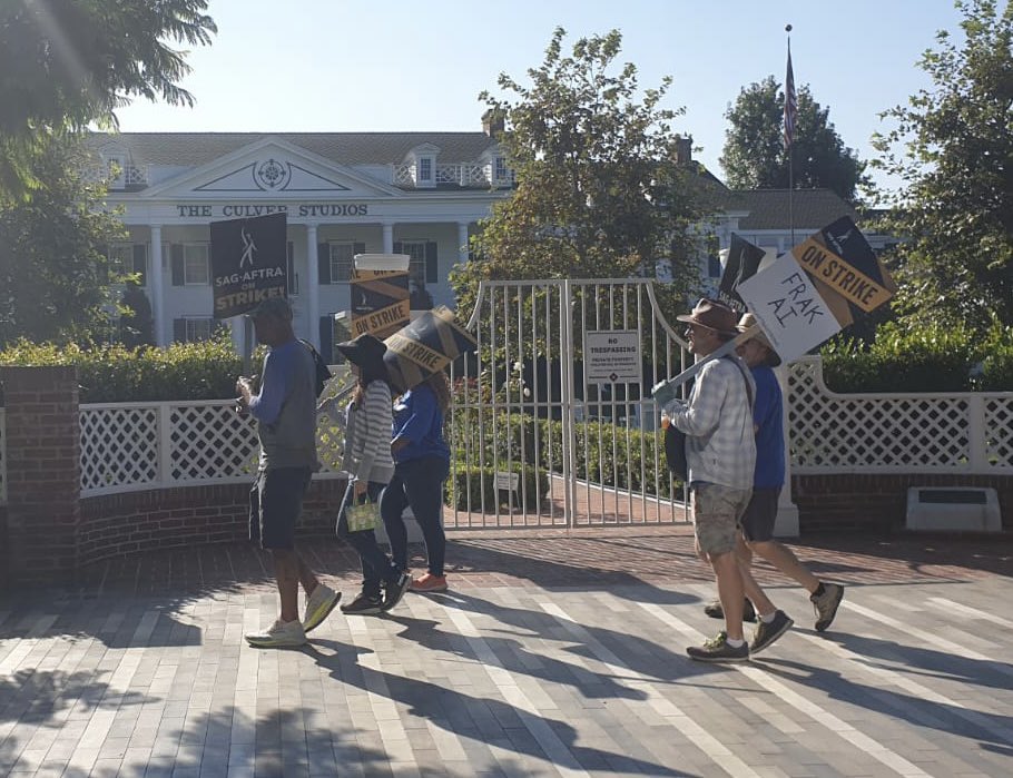 FRAK AI
While writers begin to feel relief, actors are still picketing, concerned about AI, residuals, data transparency. SAG-AFTRA members voted unanimously for a strike against the video game industry yesterday. 
 Pic @donaldjames_