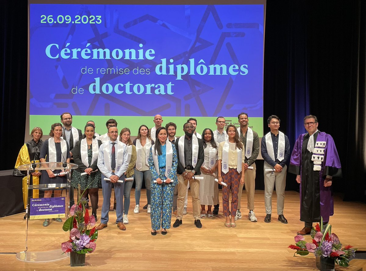 Univ_St_Etienne's tweet photo. Moment de fierté : Florent Pigeon, Président de l’UJM, et Christelle Bahier-Porte, VP chargée de la recherche, remettent les diplômes aux docteurs présents ou participant à distance. https://t.co/ylB58wqjoq