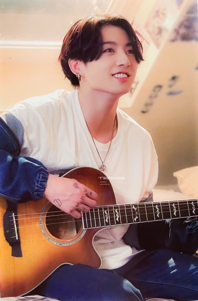 meimeiwintD's tweet photo. #aukookv #au
Dónde él novio de Taehyung le lleva una serenata para pedirle perdón.
Y dónde Jungkook el lindo mariachi queda flechado por Taehyung, sin saber que causo el mismo efecto en el rubio. https://t.co/UWEqTsAImp