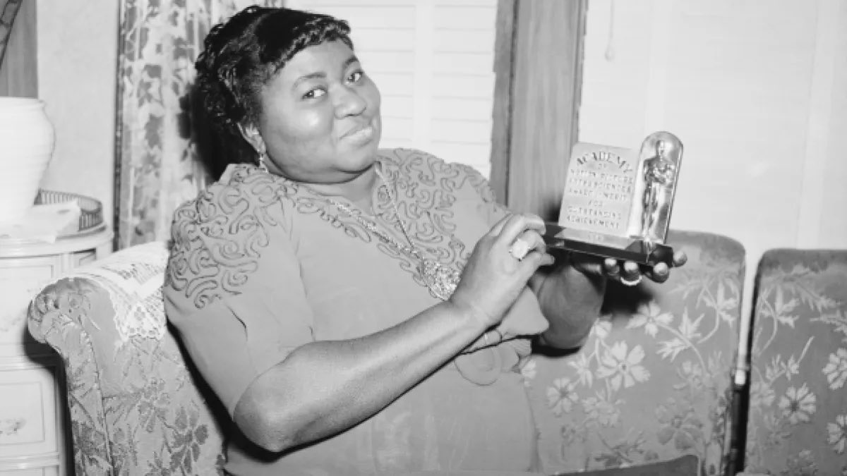 FilmUpdates's tweet photo. The Academy is set to replace Hattie McDaniel’s Oscar after it went missing 60 years ago.

She made history as the first Black actress to be nominated and win a competitive Oscar for her performance in 1939’s Gone with the Wind.

(Source: https://t.co/vXdwaC6liu) https://t.co/lcAZzqeP92