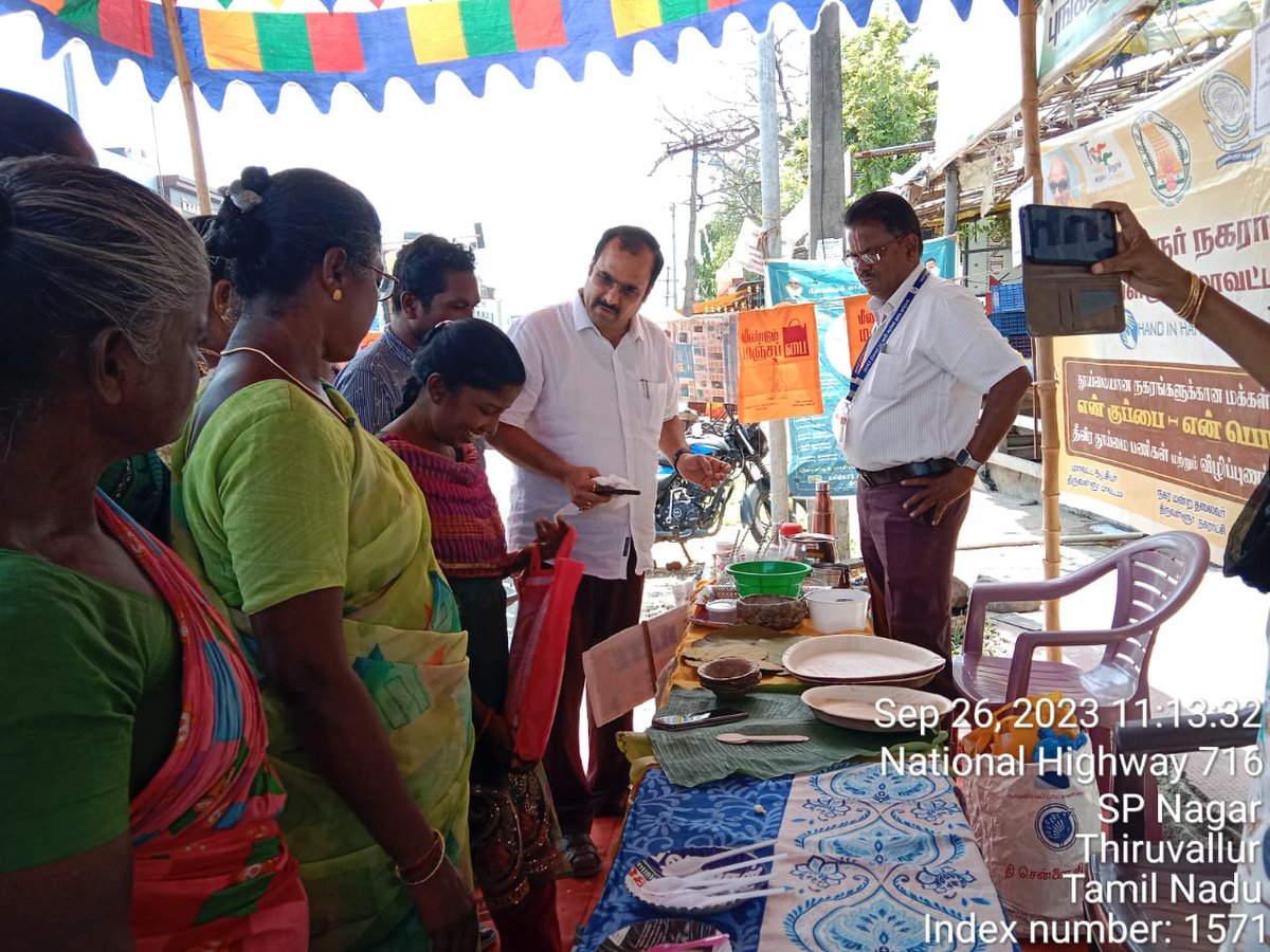 The municipal commissioner Mr.B.V.Surendra sha advised the small traders in Thiruvallur municipal area about not using plastic