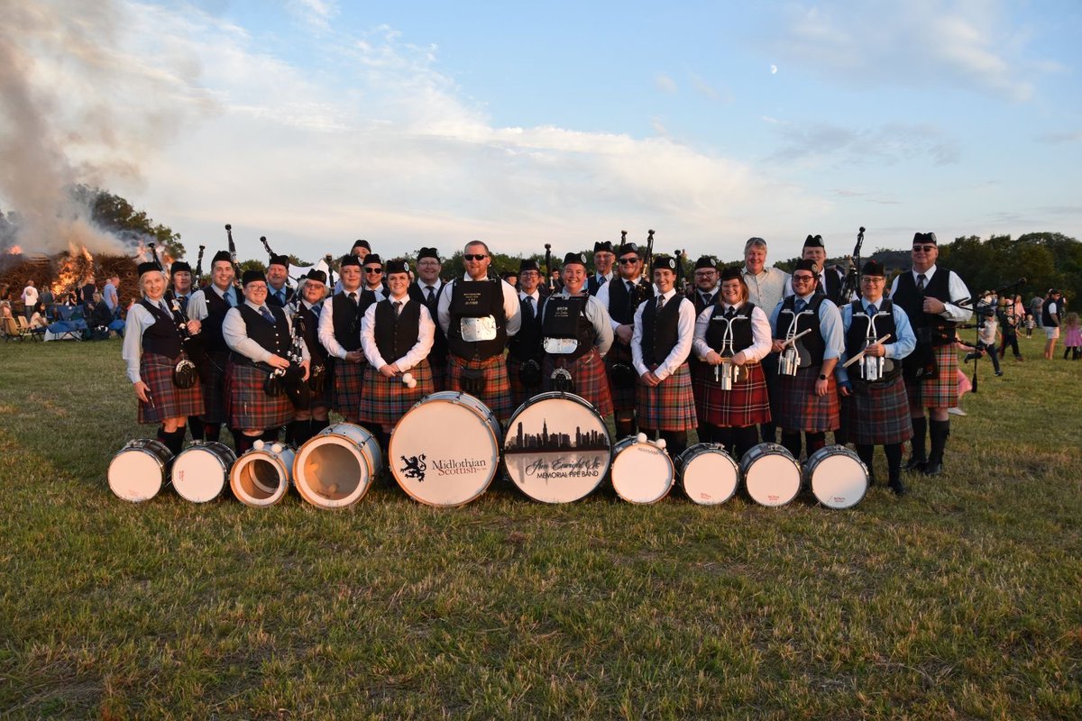 midlopb's tweet photo. The band and @PipeCeltic had a great time at the #LakeForestOpenLands #BagPipesandBonfire! Looking forward to next year! https://t.co/AtTTUbhShq