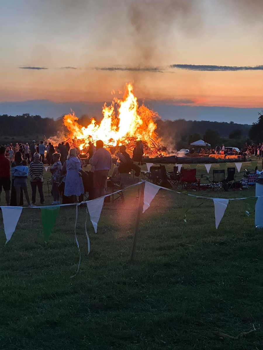 midlopb's tweet photo. The band and @PipeCeltic had a great time at the #LakeForestOpenLands #BagPipesandBonfire! Looking forward to next year! https://t.co/AtTTUbhShq