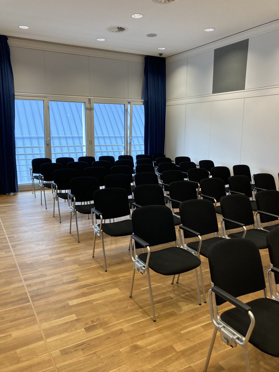 Bei tollen Panels lernt man gerade auch als Beitragender sehr viel dazu: 
schöner Workshop des "AK #Archivpädagogik" (mit <a href="/FArchiv0711/">freunde_archiv0711</a> und dem Archiv sowie dem Marie-Curie-Gymnasium der <a href="/StadtNeuss/">Stadt Neuss</a>) auf dem #Archivtag.