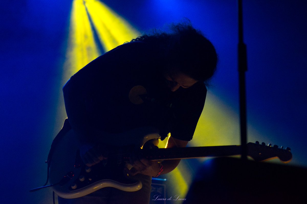 Alberto tuvo la oportunidad de salir a tocar con ellos una pedazo versión de Tino Casal. Momentazos de felicidad