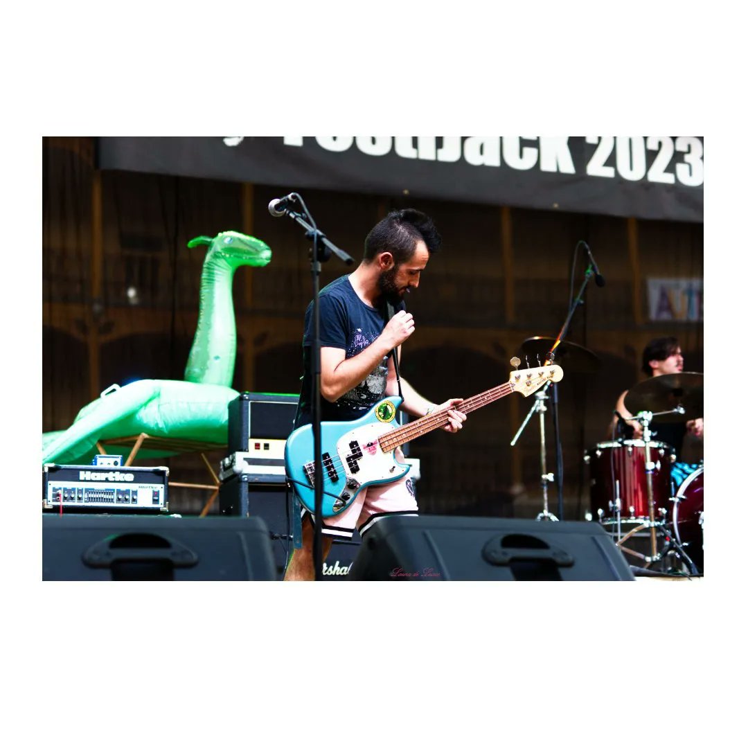 Los incansables y buen rolleros #ElMonstruoDelLago. Si te gusta el punk y disfrutar de un buen directo, no te los puedes perder