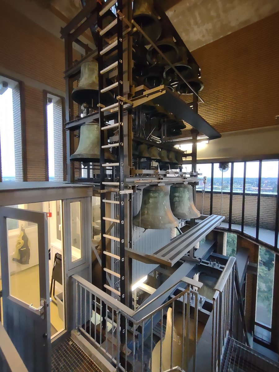 WELKOMCONCERT
Vanavond wordt bij het Raadhuisconcert de vleugel in de burgerzaal in gebruik genomen. Stadsbeiaardier Wim Ruitenbeek speelt daarom tussen 19.30 en 20.10 uur pianomuziek van o.a. Mozart, Beethoven, Mendelssohn en Ten Holt.