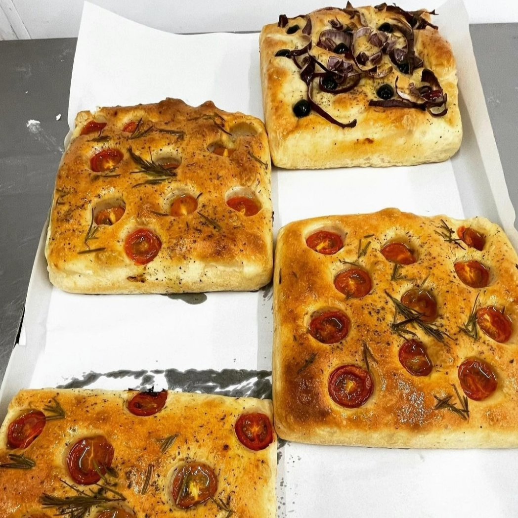 Focaccia before and after: Rosemary and Cherry Tomato or Black Olives, Red Onion and Mixed Herbs

#Greenwichhour #bakery #shopsmall #focaccia