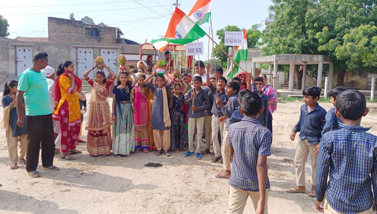 નજુપુરા ગામે મેરી માટી મેરા દેશ કાર્યક્રમ અંતર્ગત અમૃત કળશ યાત્રાનું આયોજન કરવામાં આવ્યું.