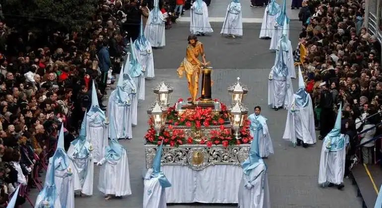 sentircofradevl's tweet photo. #ULTIMAHORA : La Cofradía de @AtadoValladolid cambia de sede a la Iglesia de las Esclavas del Sagrado Corazón de Jesús, en la Plaza del Salvador
.
#noticiascofrades #cofradias #vll #semanasantavalladolid #semanasanta2023 #ssvll #atadoalacolumna https://t.co/6ELOhkdCZM