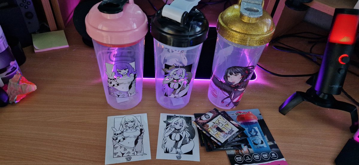 ZombieGigoloVT's tweet photo. Hey there patrons!
Guess what arived! 
Gamer supps' shaker!
Including shylily's shaker!
Also Kaho Shibuya's! Quite shiny!

#ENVtuber #VtubersUprising  #UndeadVtuber https://t.co/5Y6H1pRkW4