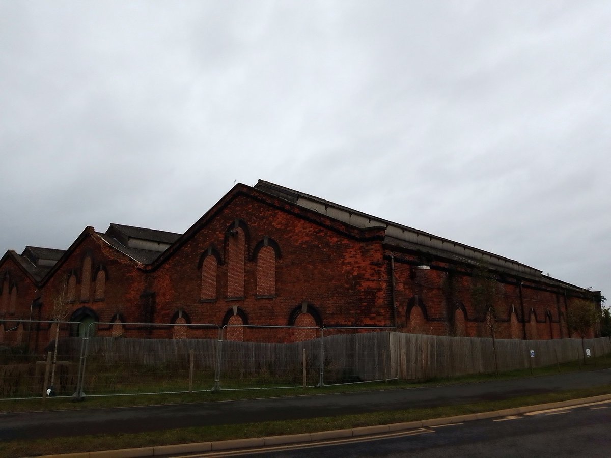 phil0073's tweet photo. #Victorian (1872) loco shed/ roundhouse with many #GhostWindows #PhilOnaBike #WindowsOnWednesday #railways #rail #TRAIN https://t.co/xyPAIm9Nqo