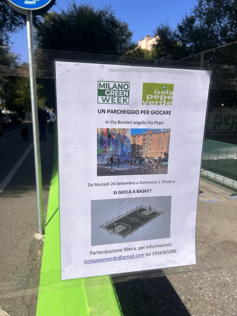 Mirkuzz4's tweet photo. Ottima iniziativa a Milano Isola!  Speriamo venga lasciato definitivamente, Isola avrebbe cosí il suo “campetto” ❤️🏀
@parallelecinico @ComuneMI @BeppeSala https://t.co/MRdqTSNEra