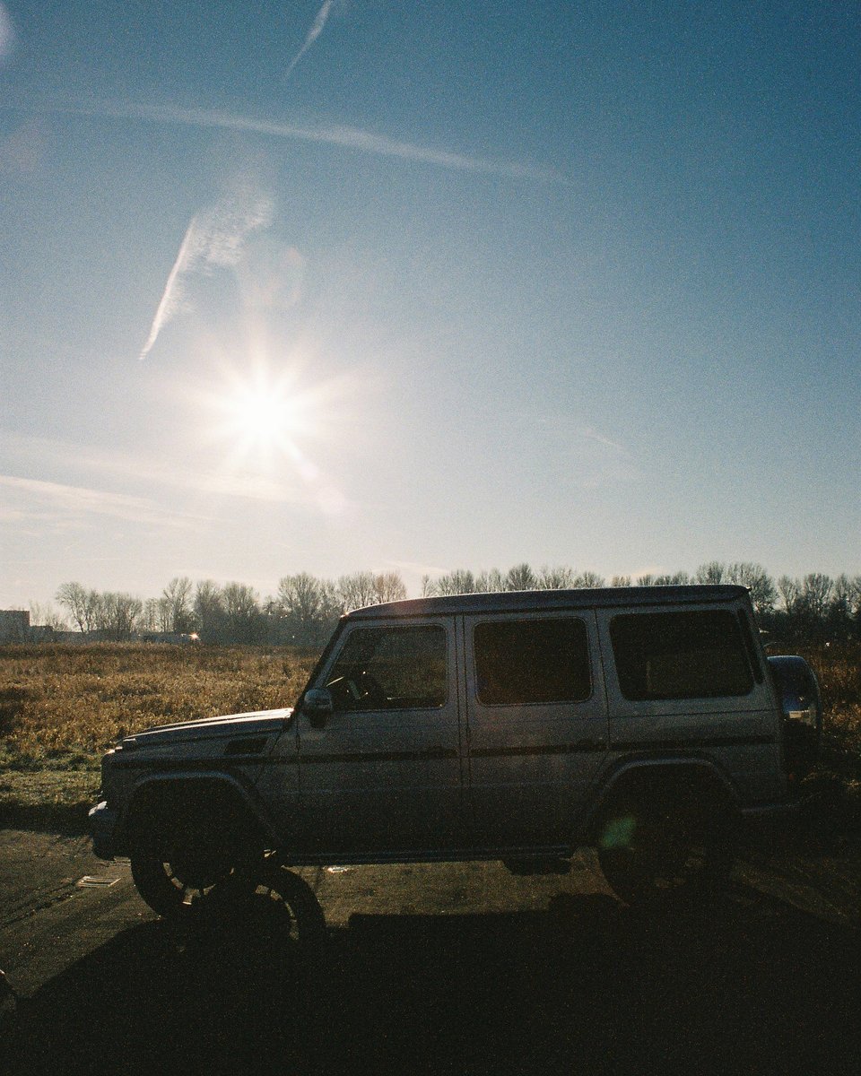 BaanVelgen's tweet photo. The g wagon is cult. Designed as a military vehicle in the late 1970s, but quickly gained popularity as a civilian vehicle with  its boxy appearance. We have a huge soft spot for cars that evolve while preserving their original design.

#Gwagon #MercedesG63AMG https://t.co/K7g4oe0sey