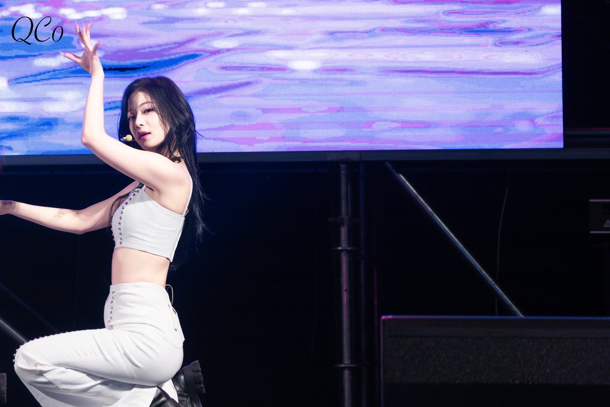 QC00514's tweet photo. 230923 포천 청년축제 이채영 HQ

elegant🫢

#fromis_9 #프로미스나인 #이채영 #chaengrang_ #menow #Unlock_My_World #포천_청년축제 https://t.co/BLPGEYKjym
