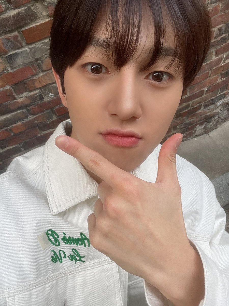[📸] 230926 tvN #반짝이는워터멜론 EP.2

반짝이는 워터멜론 2화 🍉❕
은호를 만나서 행복했던 월요일, 화요일 (V•̀ᴗ-)✰

#GoldenChild #골든차일드 #GNCD
#봉재현 #BongJaeHyun