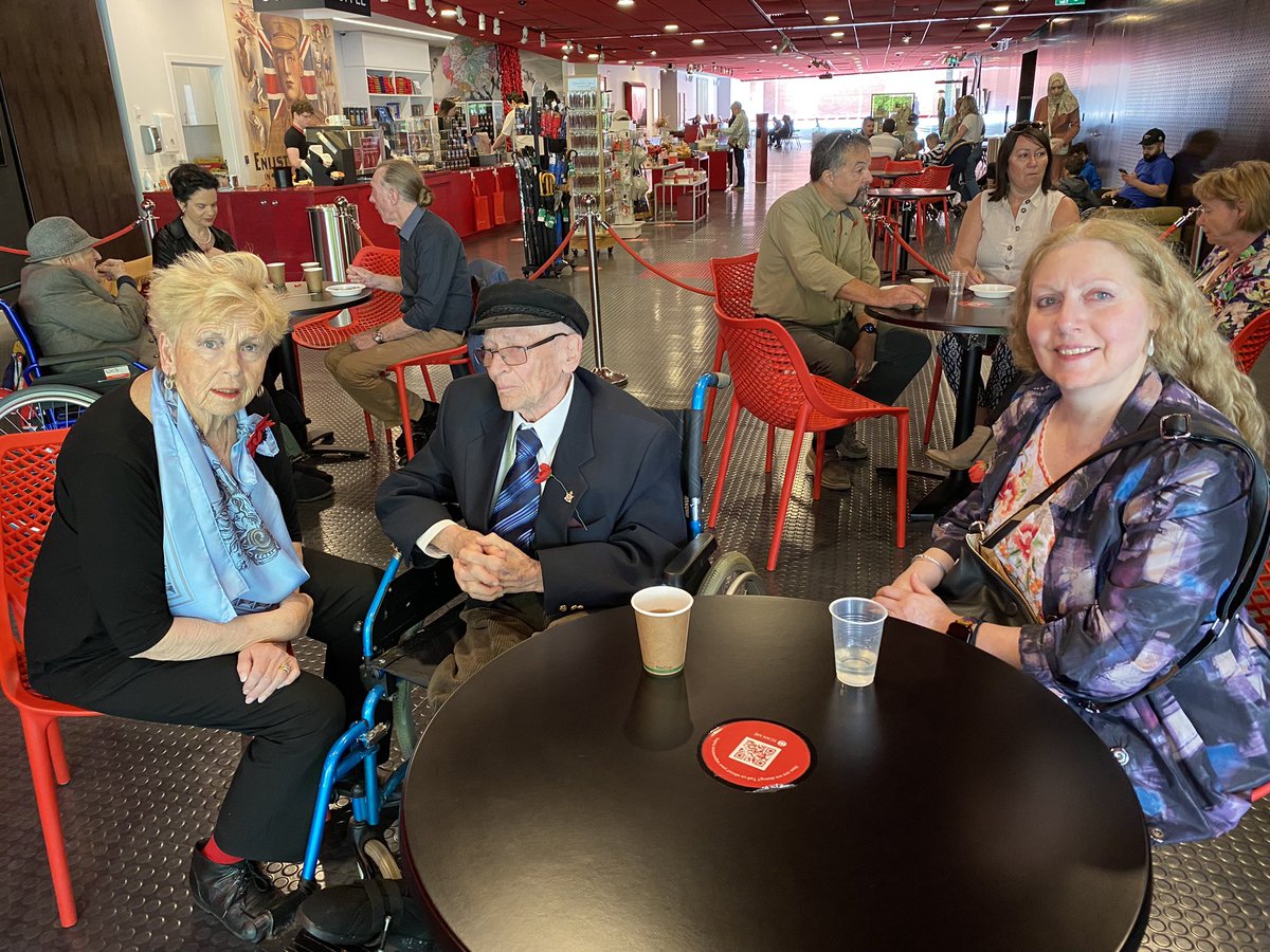 CZinMelbourne's tweet photo. A special moment to have welcomed the Czech Ambassador Jana Tyrer and the last Czechoslovak ex-Serviceman Jiří Švenger (99) at the annual commemorative service at the Shrine of Remembrance. 
#exczechoslovakservicemen #shrineofremembrance, #wreathlaying https://t.co/VsIkimmUyj