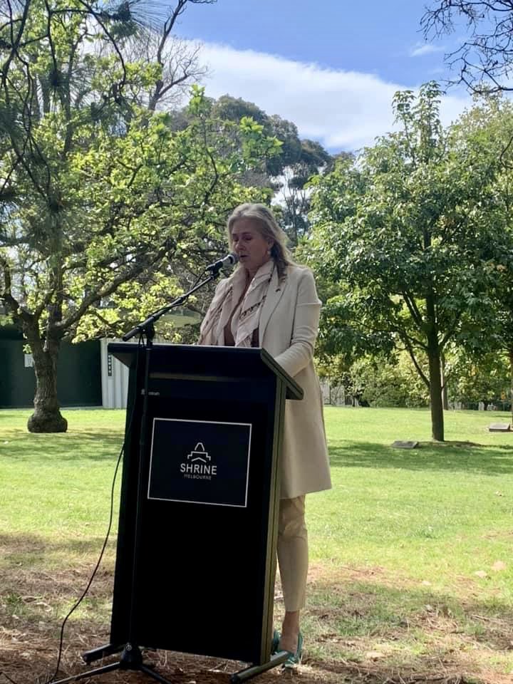 CZinMelbourne's tweet photo. A special moment to have welcomed the Czech Ambassador Jana Tyrer and the last Czechoslovak ex-Serviceman Jiří Švenger (99) at the annual commemorative service at the Shrine of Remembrance. 
#exczechoslovakservicemen #shrineofremembrance, #wreathlaying https://t.co/VsIkimmUyj