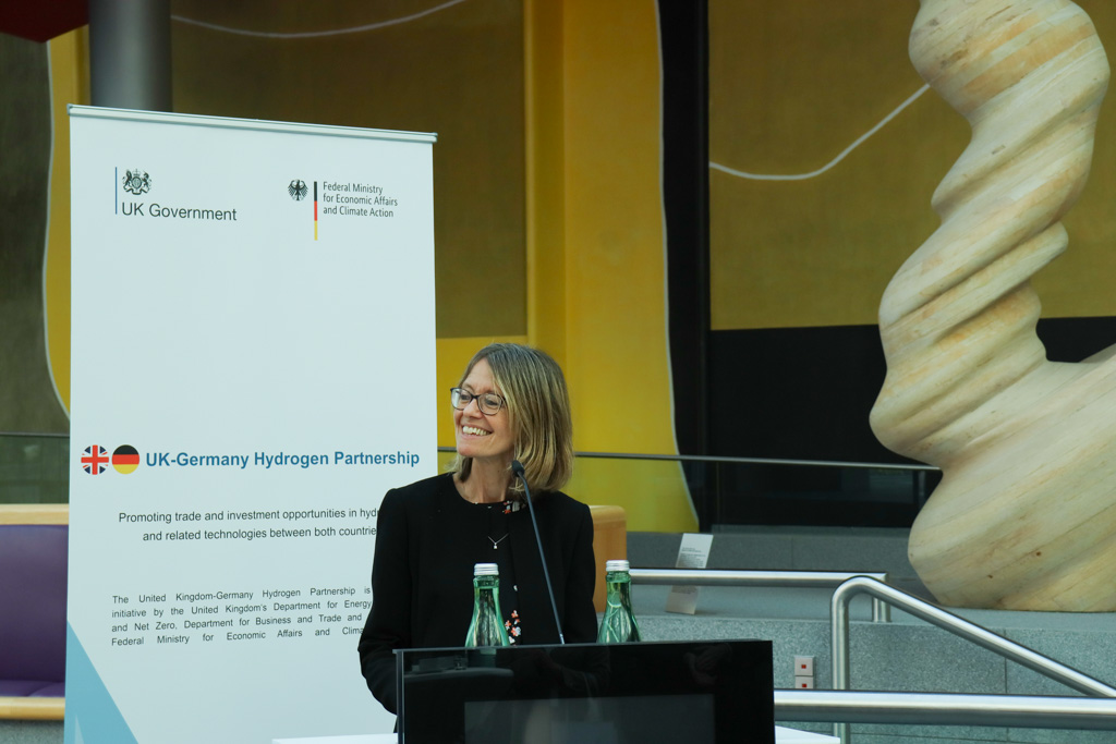 jillgallard's tweet photo. Excited to announce the 🇬🇧-🇩🇪#Hydrogen cooperation with @BMWK  's State Secretary Dr Nimmermann and UK Energy Minister @MartinCallanan today. It aims to accelerate the expansion of the hydrogen economy, advance research/innovation and promote trade &amp; investment in both countries. https://t.co/rfNIWIH4Lb